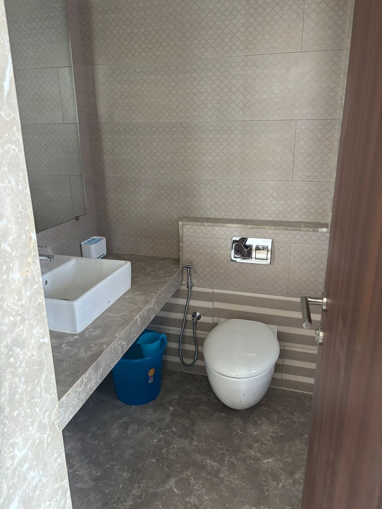 Bathroom, kalpataru-radiance 3 Bedroom 1300 Sq.Ft. Apartment In Goregaon West Mumbai 9666091