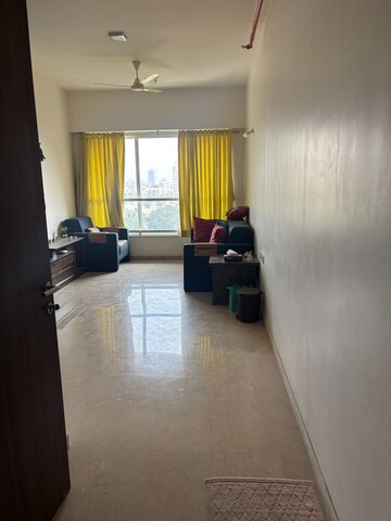 Room in 3 BHK Apartment at Kalpataru Radiance, Goregaon West – for Rent