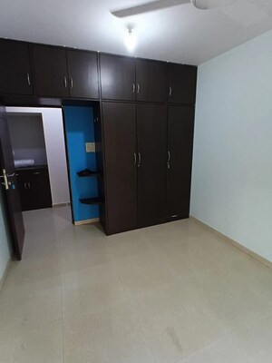 Room in 2 BHK Apartment at Lokhandwala Infrastructure Spring Leaf, Kandivali East – for Rent