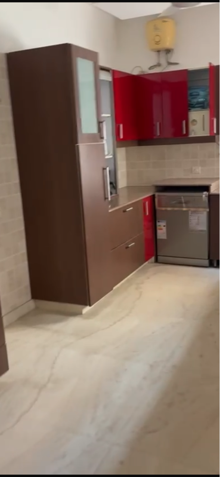 Room, neeti bagh 4 Bedroom 500 Sq.Yd. Builder Floor In Neeti Bagh Delhi 9666113