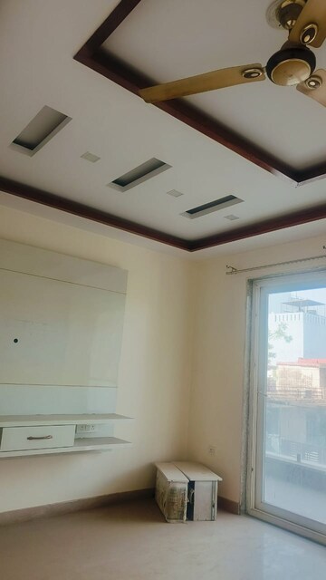 Building Lobby in 3 BHK Apartment at Omaxe Royal Residency Faridabad, Sector 79 – for Rent