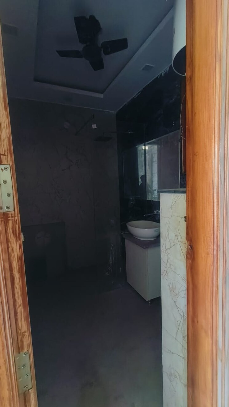 Bathroom, omaxe-royal-residency-faridabad 3 Bedroom 1925 Sq.Ft. Apartment In Sector 79 Faridabad 9666119