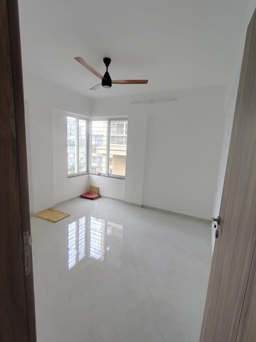 Room in 3 BHK Apartment at Futuristic The Miracle, Pimple Saudagar – for Rent