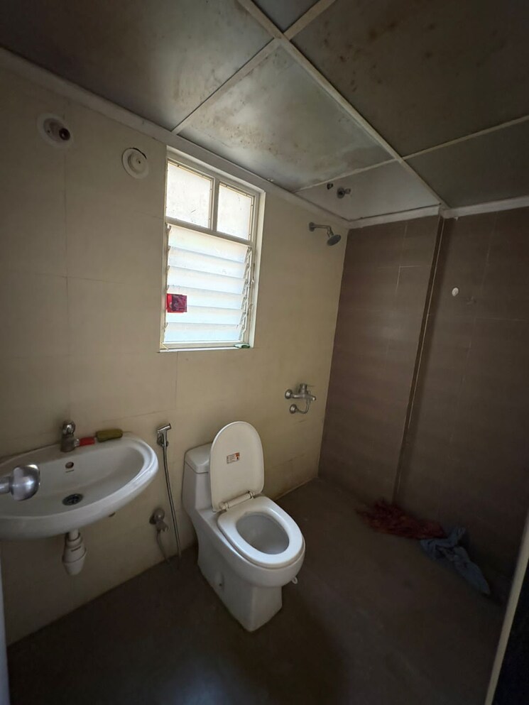 Bathroom, sree-mangal-aishwaryam-greens-phase-ii 3 Bedroom 1300 Sq.Ft. Apartment In Wakad Pune 9666140