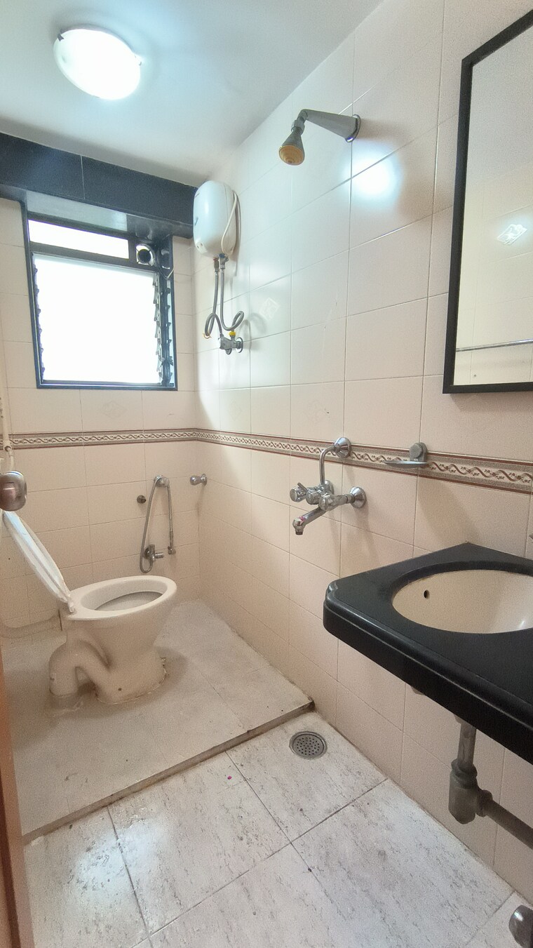 Bathroom, prabhadevi 2 Bedroom 800 Sq.Ft. Apartment In Prabhadevi Mumbai 9666202