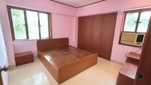 Room in 2 BHK Apartment at Prabhadevi – for Rent