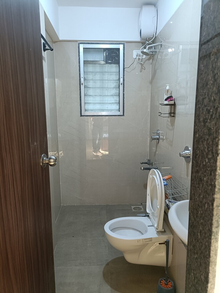 Bathroom, mohini-zen-vrindavan 2 Bedroom 600 Sq.Ft. Apartment In Dahisar East Mumbai 9666230