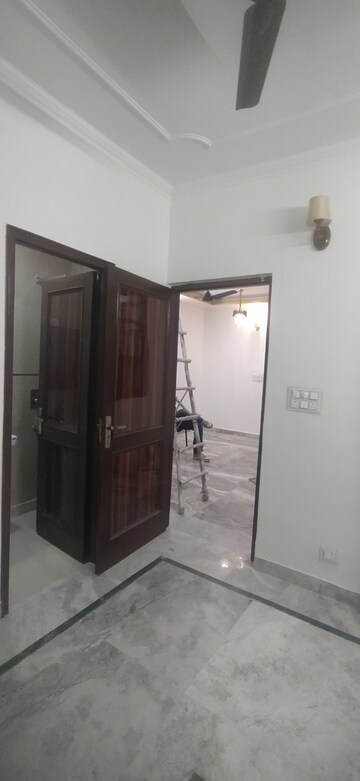 Furnished Amenities in 2 BHK Builder Floor at Khirki Extension – for Sale