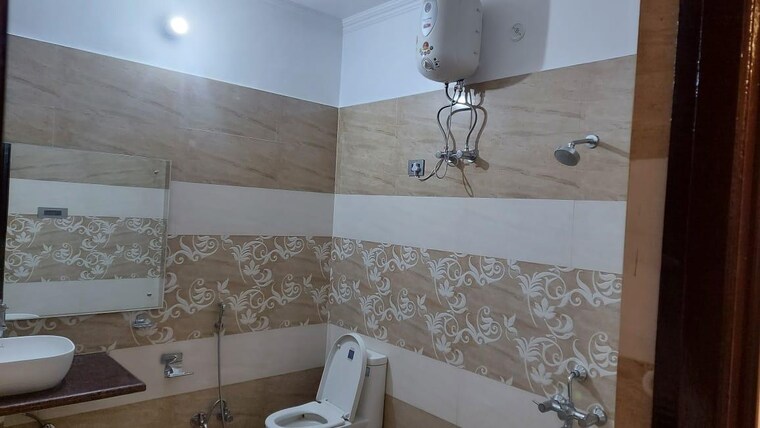 Bathroom, gomti nagar Pg For Boys & Girls In Gomti Nagar 9666238