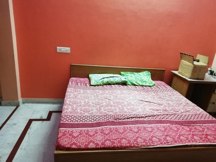 Room, gomti nagar Pg For Boys & Girls In Gomti Nagar 9666238