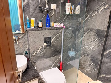 Team Area in 3 BHK Builder Floor at Safdarjung Enclave – for Rent