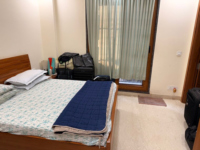 Bedroom, safdarjung enclave 3 Bedroom 1125 Sq.Ft. Builder Floor In Safdarjung Enclave Delhi 9666255