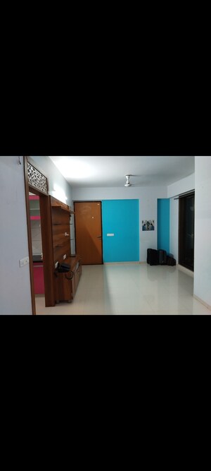 Room in 2 BHK Apartment at Gala Glory, Bopal – for Rent