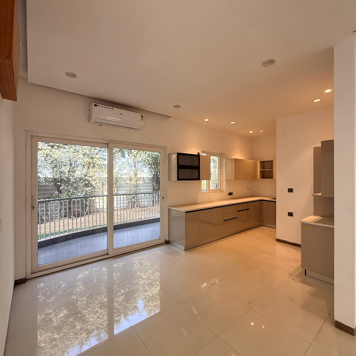 3 BHK + Servant Room Apartment For Sale in Pareena Coban Residences