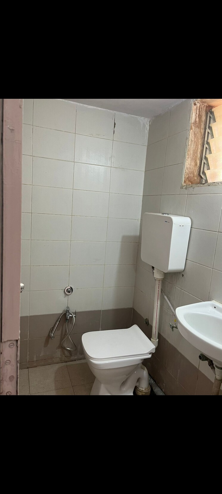 Bathroom, savaliya-jahnavi-bunglows-iii 3 Bedroom 2016 Sq.Ft. Villa In Bopal Ahmedabad 9666286