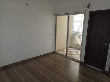 Room in 2 BHK Builder Floor at Kanth Road – for Rent