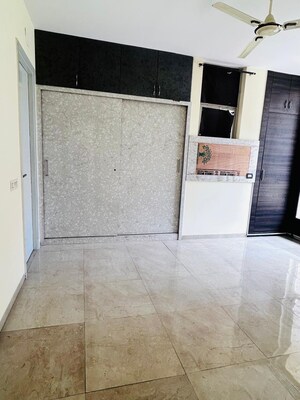 1 BHK Apartment For Rent in Om Sai Plaza, Ghodbunder Road