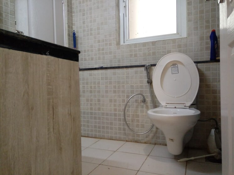 Bathroom, bptp-park-serene 3 Bedroom 1540 Sq.Ft. Apartment In Sector 37d Gurgaon 9666329