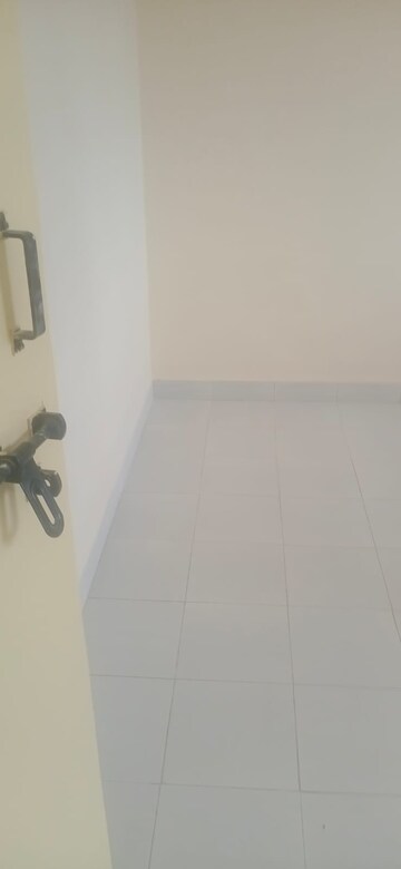 Room in 2 BHK Apartment at Kharadi – for Rent