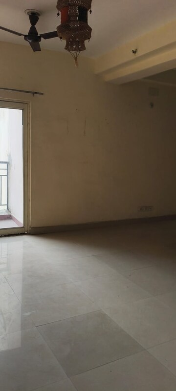 Room in 3 BHK Apartment at Gardenia Gateway, Sector 75 – for Rent