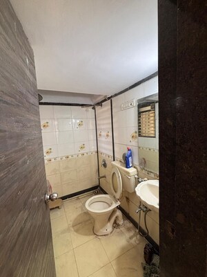 Master Bedroom in 2 BHK Apartment at Blue Star Apartment, Andheri West – for Rent