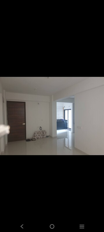 Room in 3 BHK Apartment at 42 Parkview, Science City – for Rent