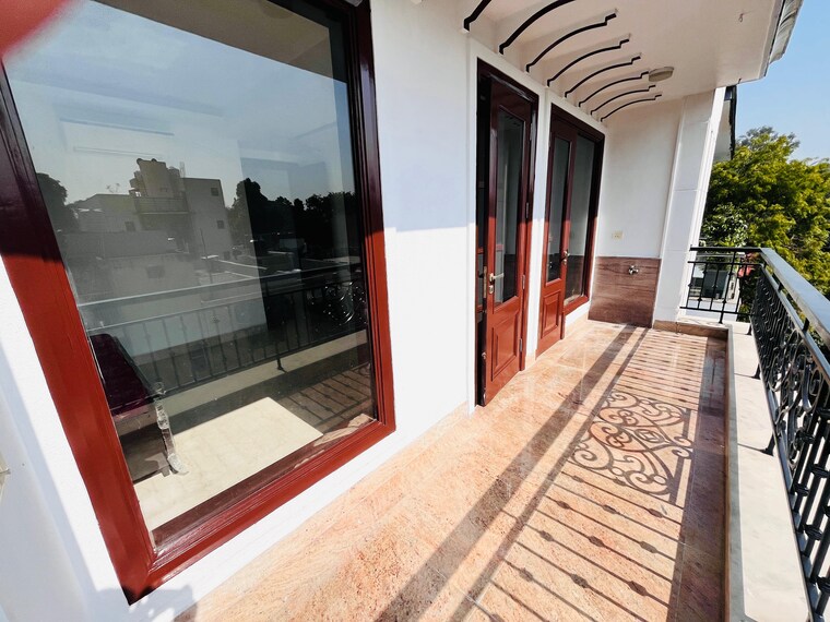Balcony, safdarjung development area 3 Bedroom 1800 Sq.Ft. Builder Floor In Safdarjung Development Area Delhi 9666405