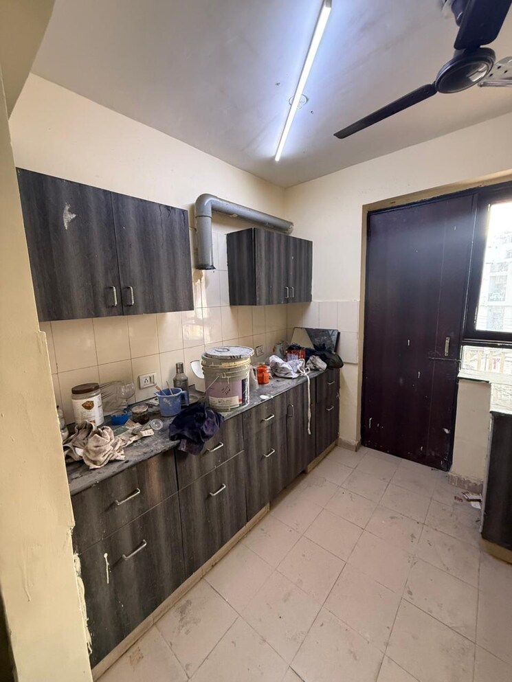 Kitchen, satguru-apartments 3 Bedroom 2000 Sq.Ft. Apartment In Sector 52 Gurgaon 9666525