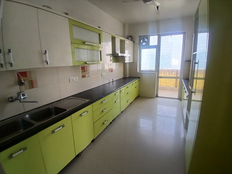 Kitchen, dlf-trinity-towers 4 Bedroom 2558 Sq.Ft. Apartment In Dlf Phase V Gurgaon 9666418