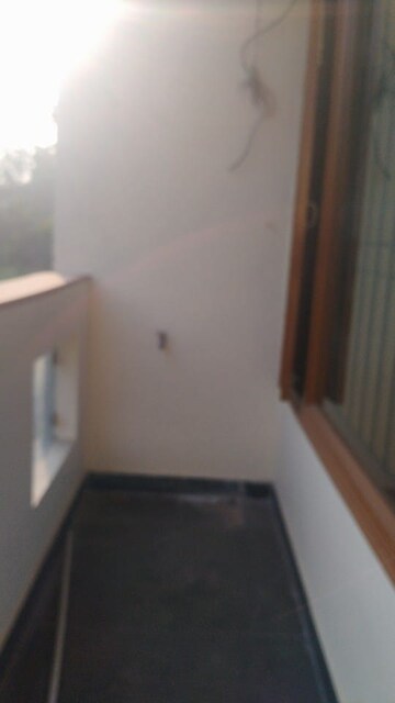 Furnished Amenities in 3 BHK Builder Floor at Chittaranjan Park – for Rent