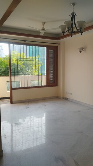 3 BHK Builder Floor For Rent in Chittaranjan Park