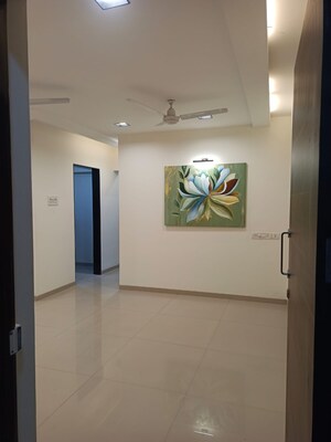 Room in 2 BHK Apartment at Sri Zynergy, Suman Nagar – for Rent