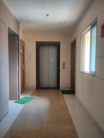 Lift in 3 BHK Apartment at Veena Serenity, Chembur – for Rent