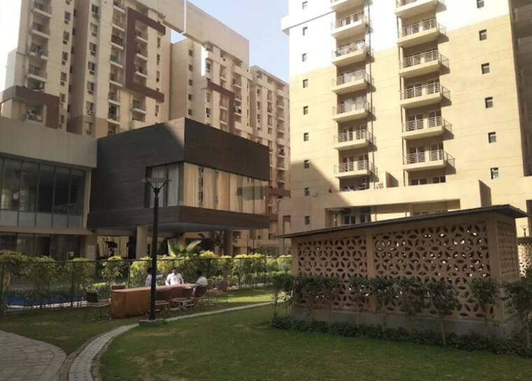 Exterior View, paras-seasons 3 Bedroom 1130 Sq.Ft. Apartment In Sector 168 Noida 9666440