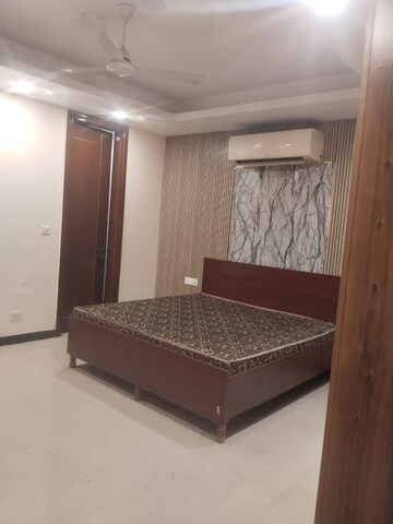 Bedroom in 4 BHK Apartment at Saket – for Rent