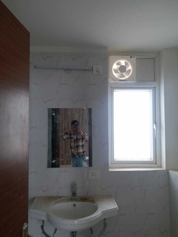 Room in 4 BHK Apartment at Piedmont Taksila Heights, Sector 37c – for Sale