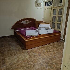 Bedroom in 3 BHK Apartment at Gomti Nagar – for Rent