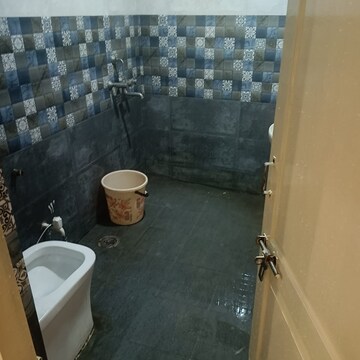 Bathroom in 3 BHK Apartment at Gomti Nagar – for Rent