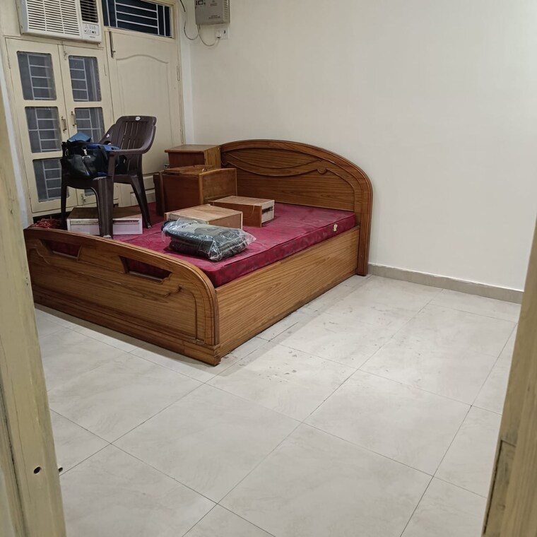 Room, gomti nagar 3 Bedroom 1860 Sq.Ft. Apartment In Gomti Nagar Lucknow 9666511