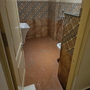 Bathroom in 3 BHK Apartment at Gomti Nagar – for Rent