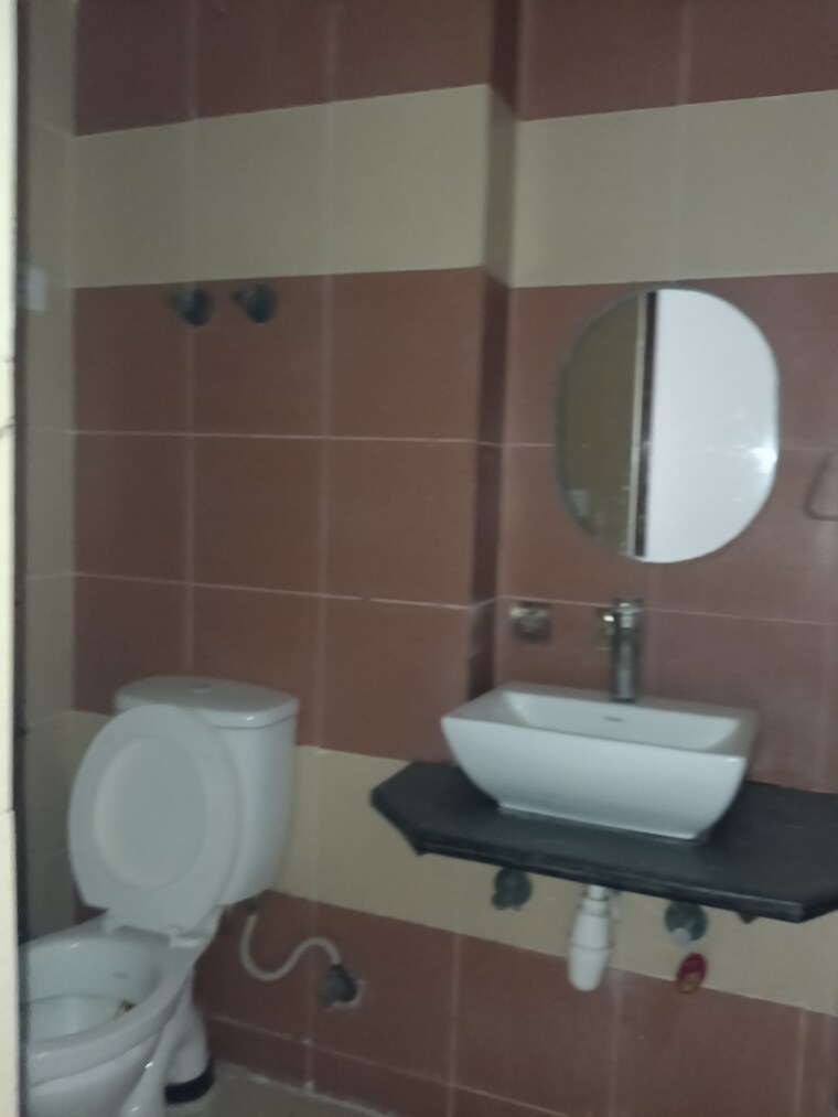 Bathroom, mahagun-mywoods 2 Bedroom 935 Sq.Ft. Apartment In Sector 16c Greater Noida Greater Noida 9666527