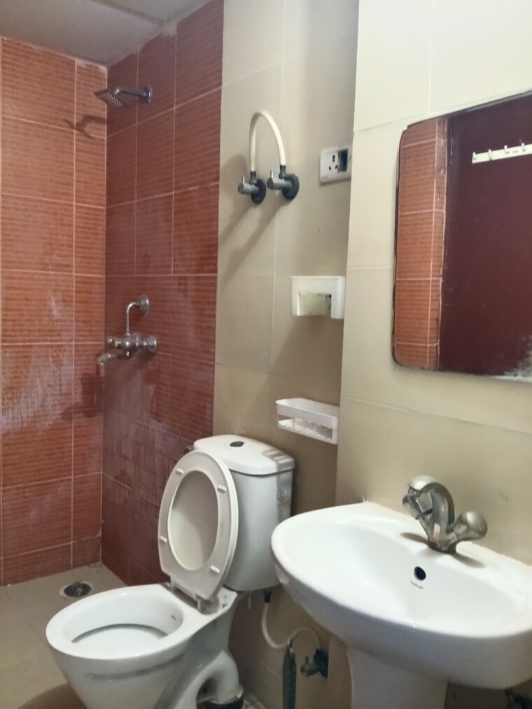 Bathroom, mahagun-mywoods 2 Bedroom 935 Sq.Ft. Apartment In Sector 16c Greater Noida Greater Noida 9666527