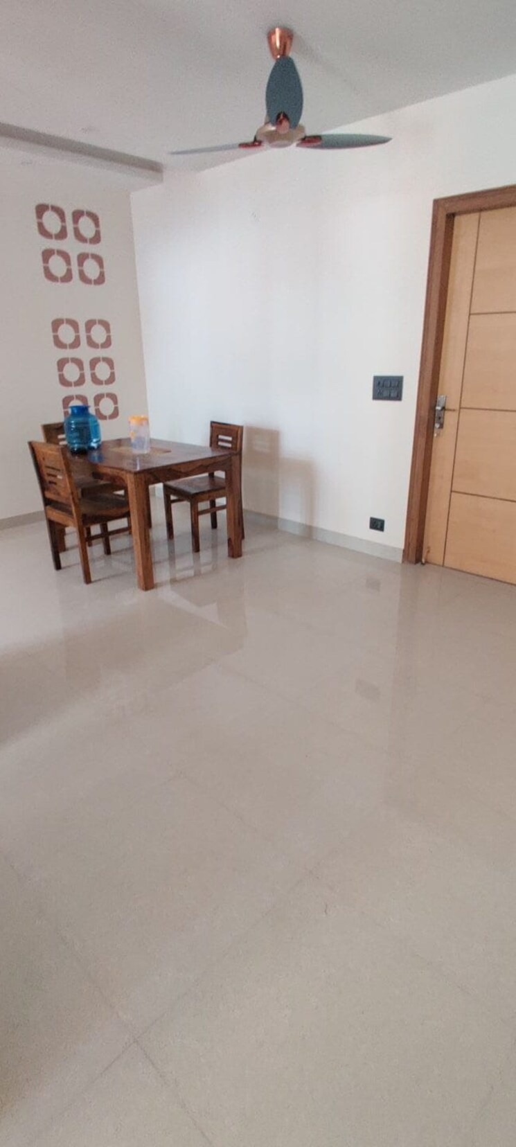 Room, sector 133 6 Bedroom 200 Sq.Mt. Independent House In Sector 133 Noida 9666541