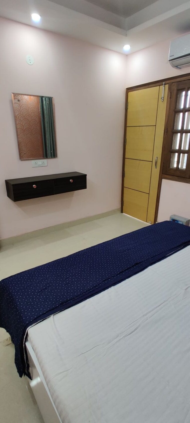 Bedroom, sector 133 6 Bedroom 200 Sq.Mt. Independent House In Sector 133 Noida 9666541