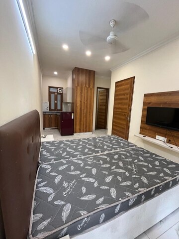 Bedroom in Studio Builder Floor at Sector 44 – for Rent