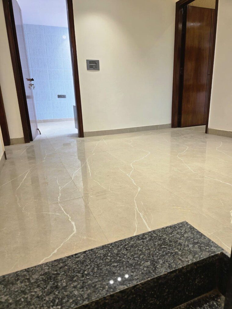 Bedroom, east-of-kailash-block-b-rwa 5 Bedroom 3600 Sq.Ft. Apartment In East Of Kailash Delhi 9666547