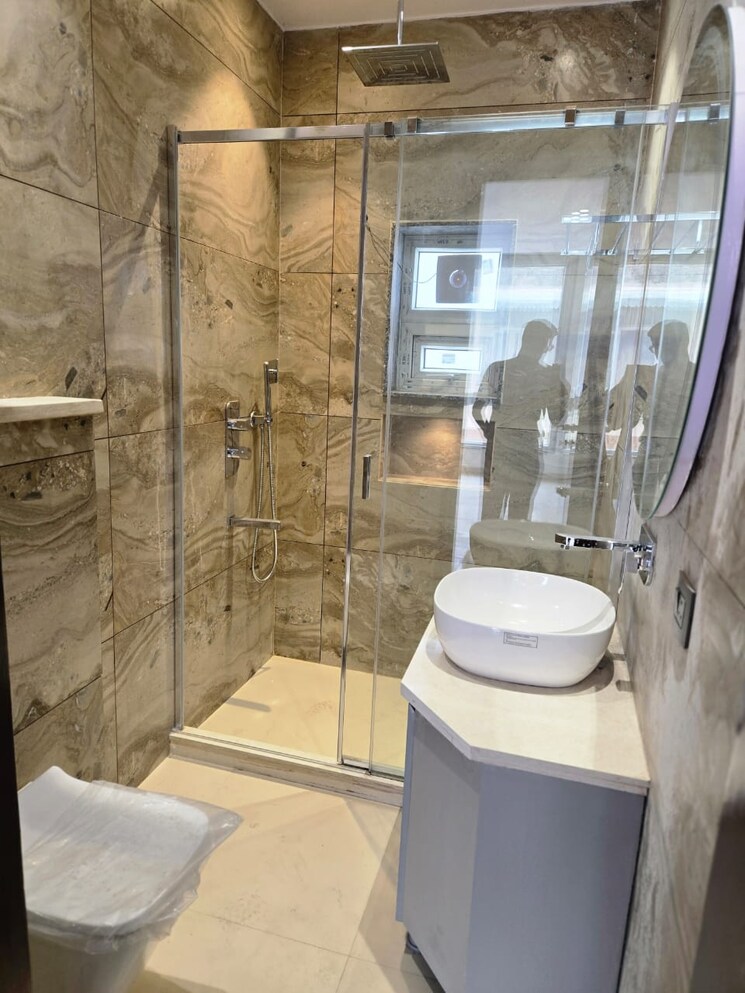 Bathroom, east-of-kailash-block-b-rwa 5 Bedroom 3600 Sq.Ft. Apartment In East Of Kailash Delhi 9666547