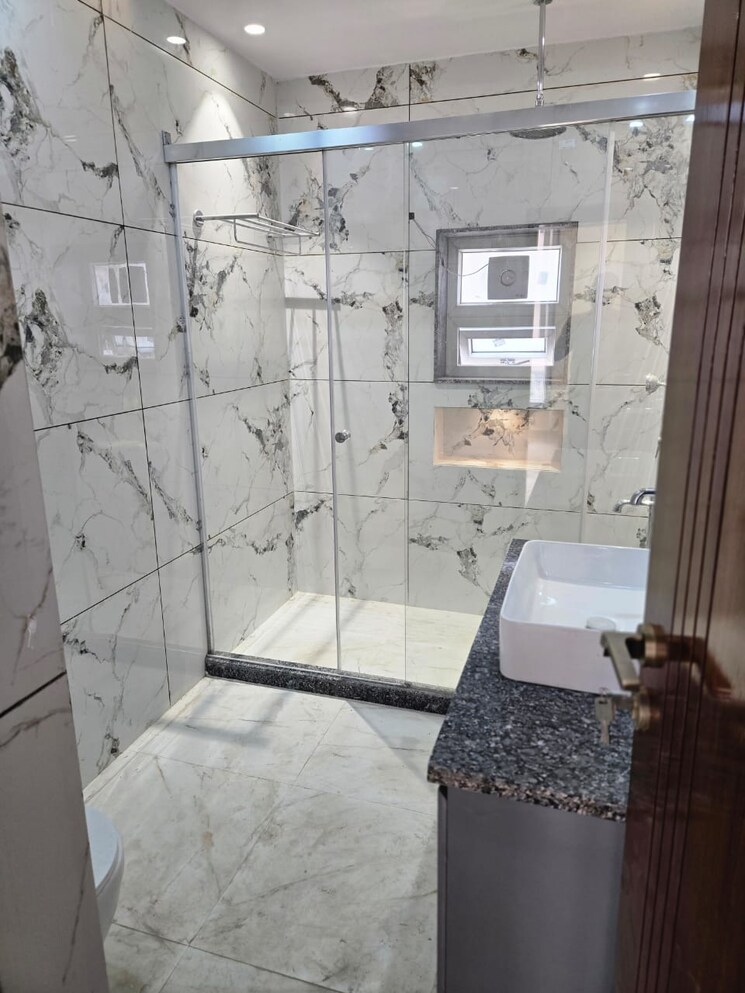 Bathroom, east-of-kailash-block-b-rwa 5 Bedroom 3600 Sq.Ft. Apartment In East Of Kailash Delhi 9666547