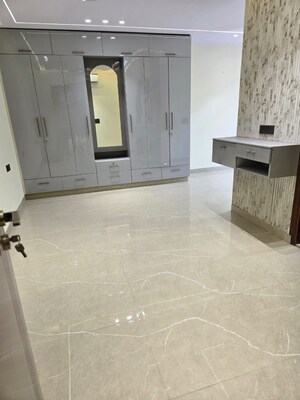 Bathroom in 5 BHK Apartment at East of Kailash Block-B RWA, East Of Kailash – for Rent