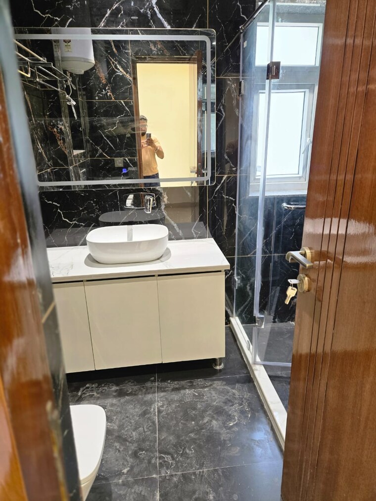 Kitchen, east-of-kailash-block-b-rwa 5 Bedroom 3600 Sq.Ft. Apartment In East Of Kailash Delhi 9666547